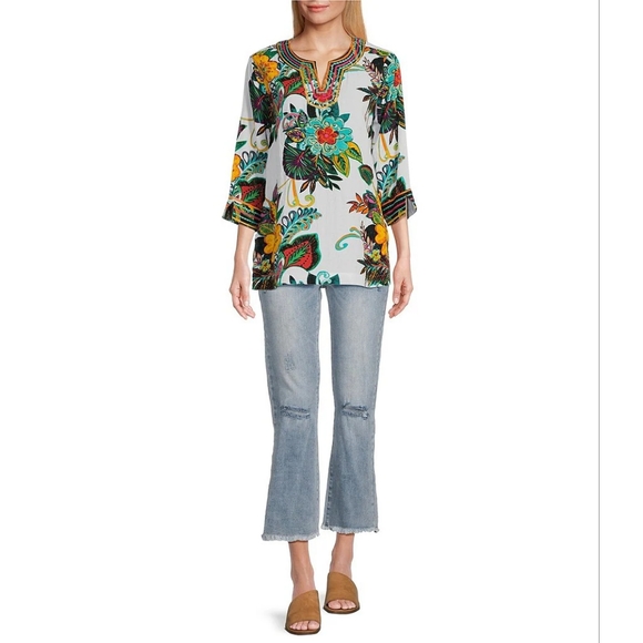 Tropical Floral Print Round Split Neck 3/4 Sleeve Tunic - Picture 3 of 5